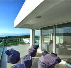 4 bedroom villa with infinity pool and sea view in Perithia, Corfu, sleeps 9